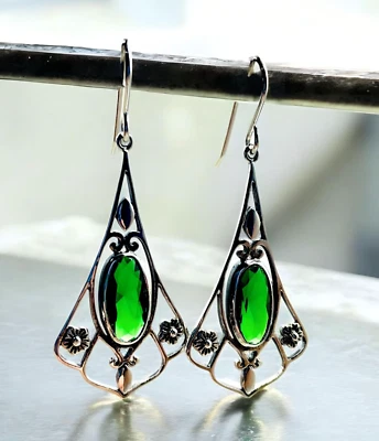 VINTAGE STYLE 925 SOLID STERLING SILVER SIMULATED EMERALD EARRINGS 1822 - Image 1 of 3