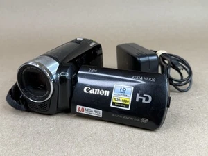 Canon VIXIA HF R20 HD Digital Camcorder Black w/ Accessories TESTED - Picture 1 of 11