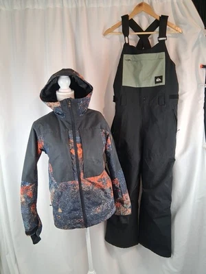 Jaqueta masculina SKI OUTFIT, babadores, 12 grandes isoladas snowboard preta multicolorida  - Imagem 1 de 4