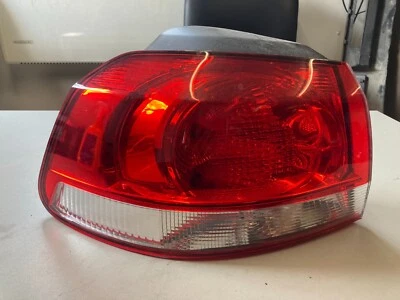 Luz trasera pasajero Volkswagen Golf MK6 2009-2012 Foto 1 de 2