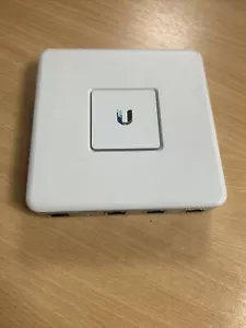 Ubiquiti Networks USG UniFi Security Gateway - Picture 1 of 4