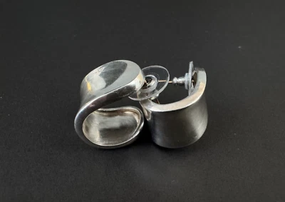 Robert Lee Morris Signed 925 Sterling Silver Chunky Huggie Pierced Earrings - Image 1 of 4