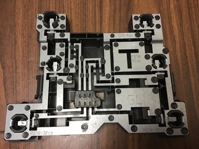 🇸🇪 VOLVO 850 SEDAN (1995-1997) LEFT TAIL LIGHT CIRCUIT BOARD / BULB HOLDER  - Image 1 of 4