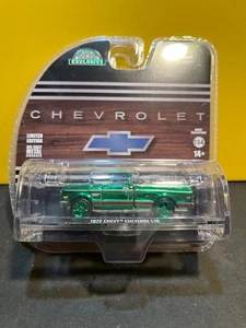 1/64 GREENLIGHT CHASE CAR 1972 CHEVROLET CHEYENNE C10 PICKUP TRUCK BLACK CARD - Picture 1 of 2