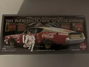 Bobby Allison 1969 Coca-Cola autografata 1:24 NASCAR pressofusa - Foto 1 di 4