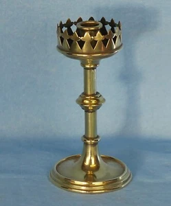 Antique Victorian brass candlestick. Excellent original condition - Picture 1 of 7