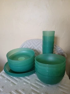 16 Piece Set Mainstay translucent Green Swirl Tumbler With Plates and Bowls - Picture 1 of 1