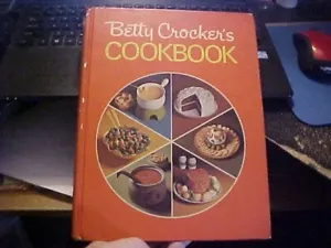 BETTY CROCKER'S COOKBOOK PIE COVER ORANGE, Hardback (1974 - Picture 1 of 4