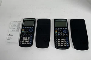 2 Texas Instruments TI-83 Plus grafischer Taschenrechner mit Abdeckung - Bild 1 von 5