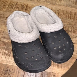 Crocs gr. 38 Schwarz Creme Mit Fell Anthrazit Campingschuhe Gartenschuhe Schuhe - Bild 1 von 6