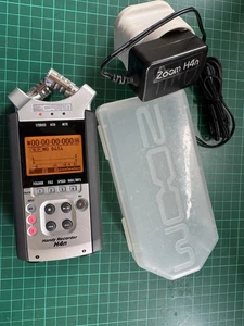 Zoom H4n Digital Recorder - Picture 1 of 7