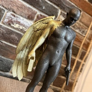 BROKEN ANGEL - scultura di Andrea Giorgi colore nero oro - Foto 1 di 14