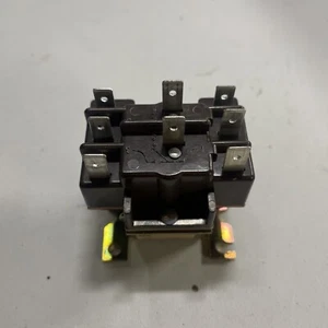 Essex 91-132000-13073 Furnace Relay HQ96467EX / 125Volt - Picture 1 of 4