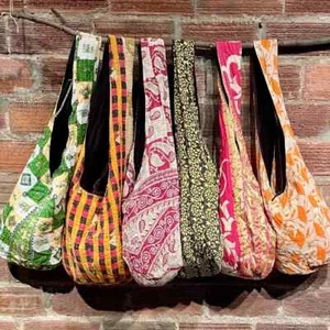 Lote al por mayor de 10 piezas de bolso de hombro vintage de algodón Kantha hecho a mano para mujer - Imagen 1 de 6