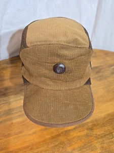 Gorra de pana con solapa para oreja Trapper vintage marrón aislada talla pequeña - Imagen 1 de 6