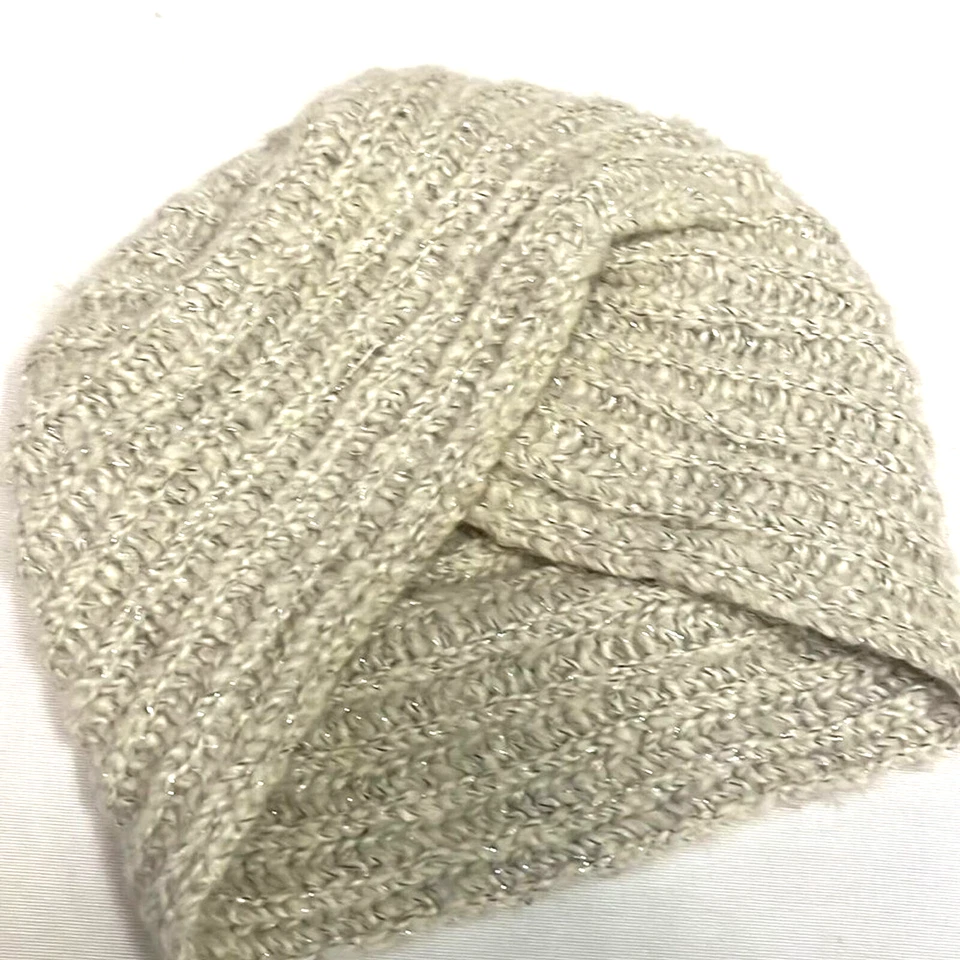 Sombrero tejido Betsey Johnson talla única estilo turbante Foto 1 de 3