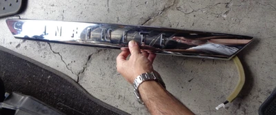 2011-2017 INFINITI QX56 QX80 REAR TAILGATE UPPER CHROME MOLDING OEM TRUNK 11-17 - Image 1 of 4