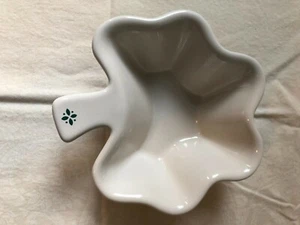 Longaberger Ceramic 3 Leaf Clover Shamrock Saint Patrick's Day Dish 6 in - Picture 1 of 5