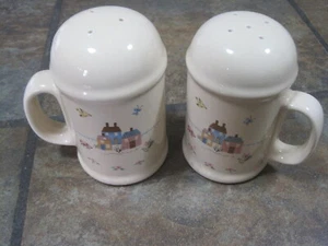 INTERNATIONAL CHINA ~ HEARTLAND ~ STOVETOP SALT & PEPPER SHAKERS ~ EUC - Picture 1 of 4