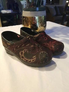 Sanita Vegan Floral Fabric Black Red Clogs Size EU 36 US 6 - Picture 1 of 11