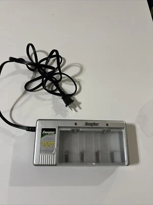 Energizer CHFCV2 Battery Charger AA/AAA/C/D/9V/NiMH - Image 1 of 3