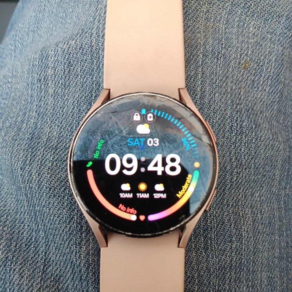 Reloj inteligente Samsung Galaxy Watch4 SM-R860 40 mm Bluetooth oro rosa - probado Foto 1 de 4