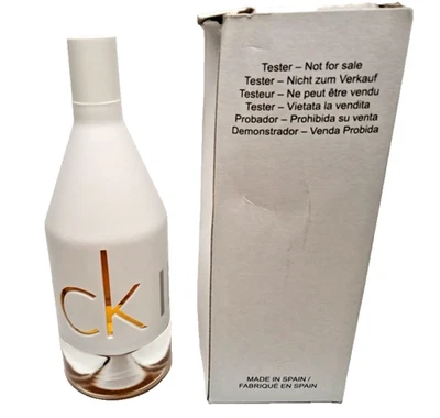 CALVIN KLEIN IN2U PARA ELLA EAU DE TOILETTE SPRAY 100 ML/3,4 OZ T-CON TAPA EN CAJA Foto 1 de 4