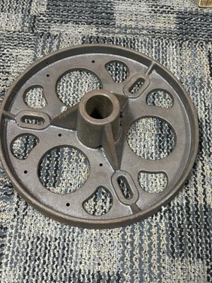 Base de hierro fundido vintage de 12" de diámetro, 1 1/2" agujero central mesa de piezas de máquina antigua? Foto 1 de 4