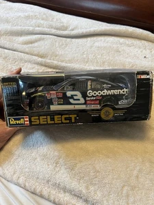 Dale Earnhardt 2001 Oreo GM Goodwrench Monte Carlo Revell 1/24 Diecast - Picture 1 of 7