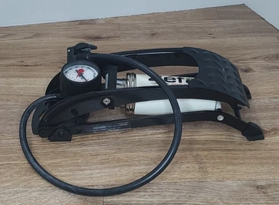 Bomba de pie Zefal BigFoot calibre 100 PSI válvula Presta y Schrader pedal de gran volumen Foto 1 de 4