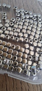 Lot de 50 perles cubes acrylique, 3 mm, Argenté, neuf - Picture 1 of 1