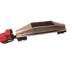 1/32 Scale Bullet Bottom Dump Trailer - Picture 1 of 4