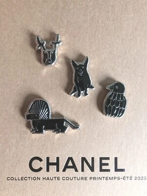 香奈儿珐琅动物别针 Virginia Viard 2023 — 第 1/4 张图片