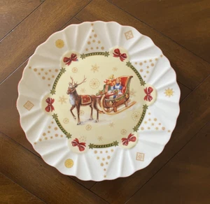 Villeroy & Boch Christmas Toys Fantasy 10 1/4'' Dinner Plate Reindeer Sleigh - Picture 1 of 12