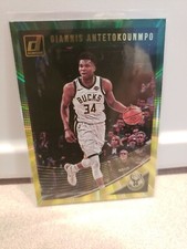2019-20 Donruss Giannis Antetokounmpo Yellow Green Laser Holo #85