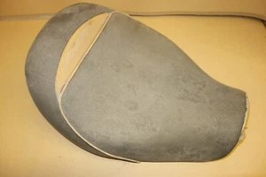 Suzuki GSX750P GSX750 P GSX 750 seat unit - Picture 1 of 4