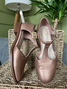 Clarks Cuero T-bar Zapatos Mary Jane Oro Rosa Planos Talla UK 3 D EU 35.5 - Imagen 1 de 9