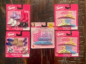 NEW Vintage 1990’s 2000 Barbie Hangers And Shoes Mattel Little Extras NOS - Picture 1 of 7