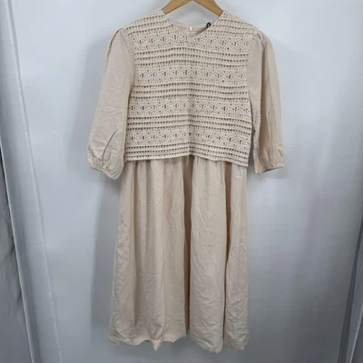 Vestido Mínimo Meninas 16 Creme Crochê Sobreposição Manga Folhada Forrada Igreja Modesta - Imagem 1 de 4