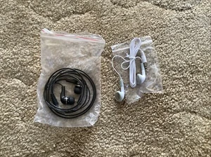in ear headphones - Picture 1 of 1