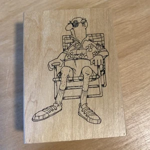 Art Impressions Rubber Stamp I-1240 GOLDEN OLDIES MAN LAWN CHAIR New - Picture 1 of 3