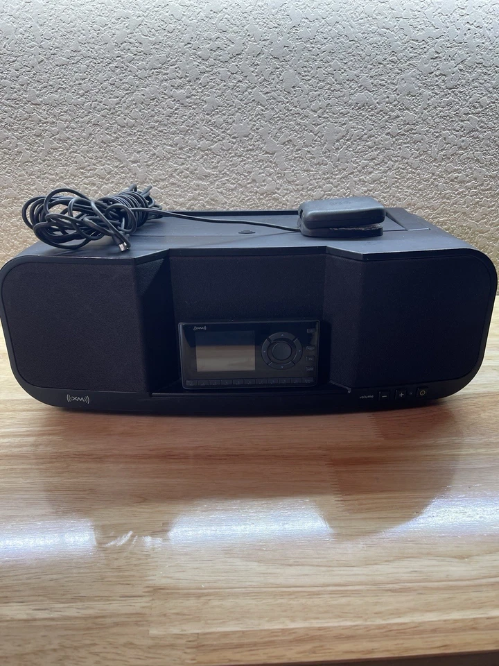 Cabezal y base boombox portátil Audiovox XMBB1 Sirius XM. Sin cable de alimentación Foto 1 de 4
