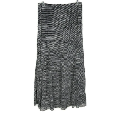 Saia maxi listrada preta branca longa totalmente modesta para Cynthia feminina tamanho M - Imagem 1 de 4