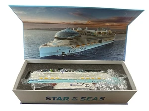 Royal Caribbean 11" Barco Modelo ESTRELLA DE MAR Oficial Firmado por Capitán 2025 - Imagen 1 de 4