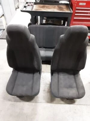 Asientos traseros delanteros para conductor y pasajero Jeep TJ Wrangler 2003-2006 88193 OEM Foto 1 de 4