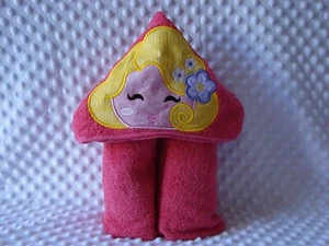 Princess Machine Embroidered Pink Hooded Bath Towel - Picture 1 of 2