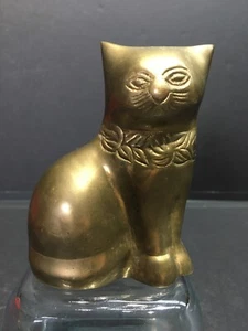Vintage Brass Cat Figurine 4 3/4 Inch Paper Weight Kitten Figure Mid Century Mod - Picture 1 of 7