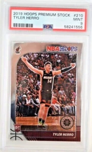 Novato de radiocontrol Tyler Herro 2019 Hoops stock premium #210 como nuevo PSA 9 - Imagen 1 de 3
