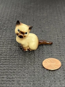Estatuilla miniatura de cerámica vintage de gato siamés sentado Hagen Renaker - Imagen 1 de 9