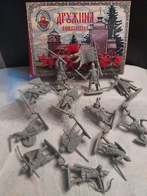 ENGINEER BASEVICH SET 39 DRUZHINA (SQUAD) 12 FIGURES IN 12 POSES - Image 1 of 4